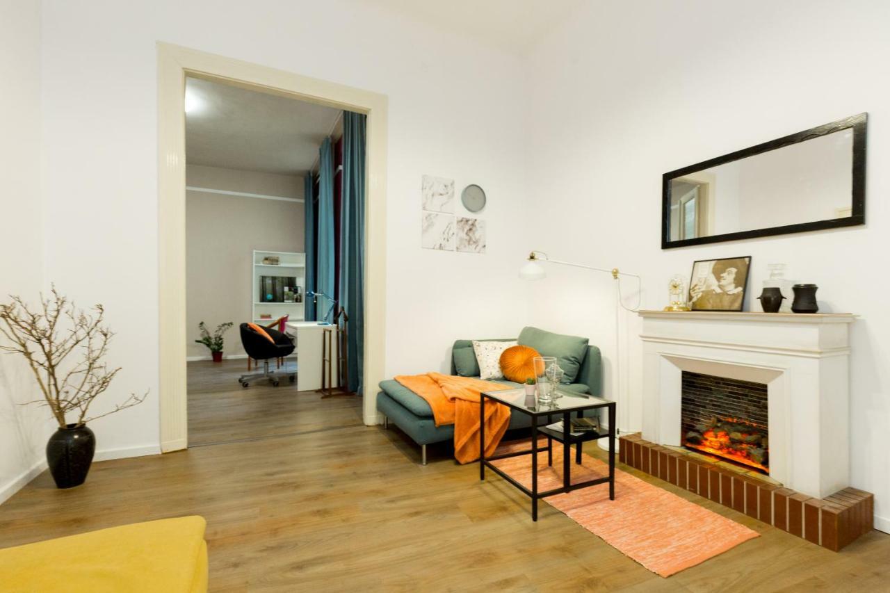 Unique Riverside Apartment *